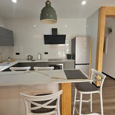 Casa Indira בית נופש *