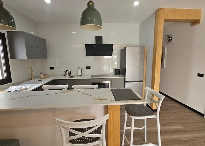 Casa Indira Holiday home *