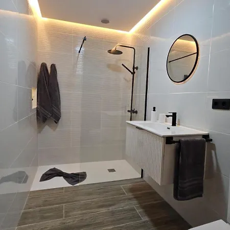 Casa Indira Nyaraló *